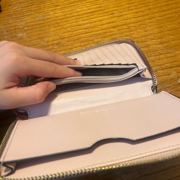 Blush pink Michael Kors Wristlet - Picture 4 of 7